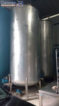 Tanque em inox isolado para 7.500 L com agitao