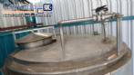Tanque em inox isolado para 7.500 L com agitao