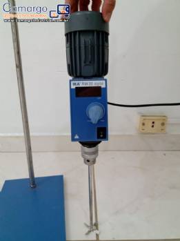 Agitador de bancada para laboratório IKA