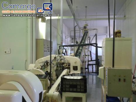 Prensa Jones e reservat�rio de refrigera��o