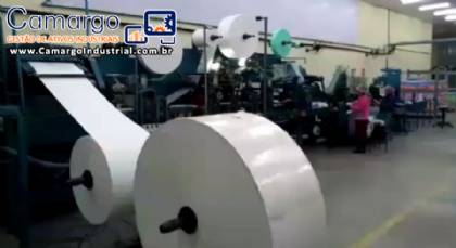 Linha para fabricação de fraldas